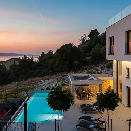 Grc Villa *